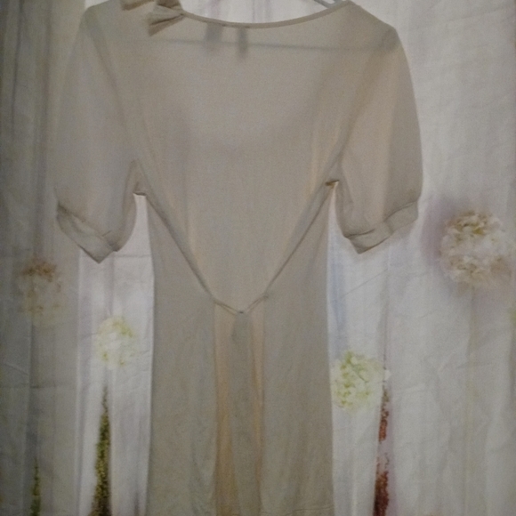 🎉BKE Buckle Cream Colored Blouse - Picture 4 of 6